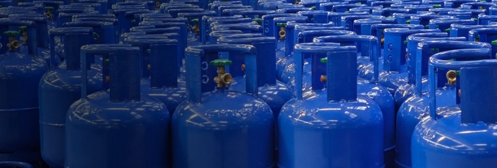 How Do Professionals Reduce Risks During Gas Cylinder Filling